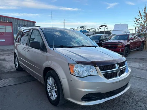Original Dodge Grand Caravan photo on the dealership lot